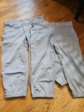 2 Pairs Of Under Armour Light Gray Men’s Baseball Pants